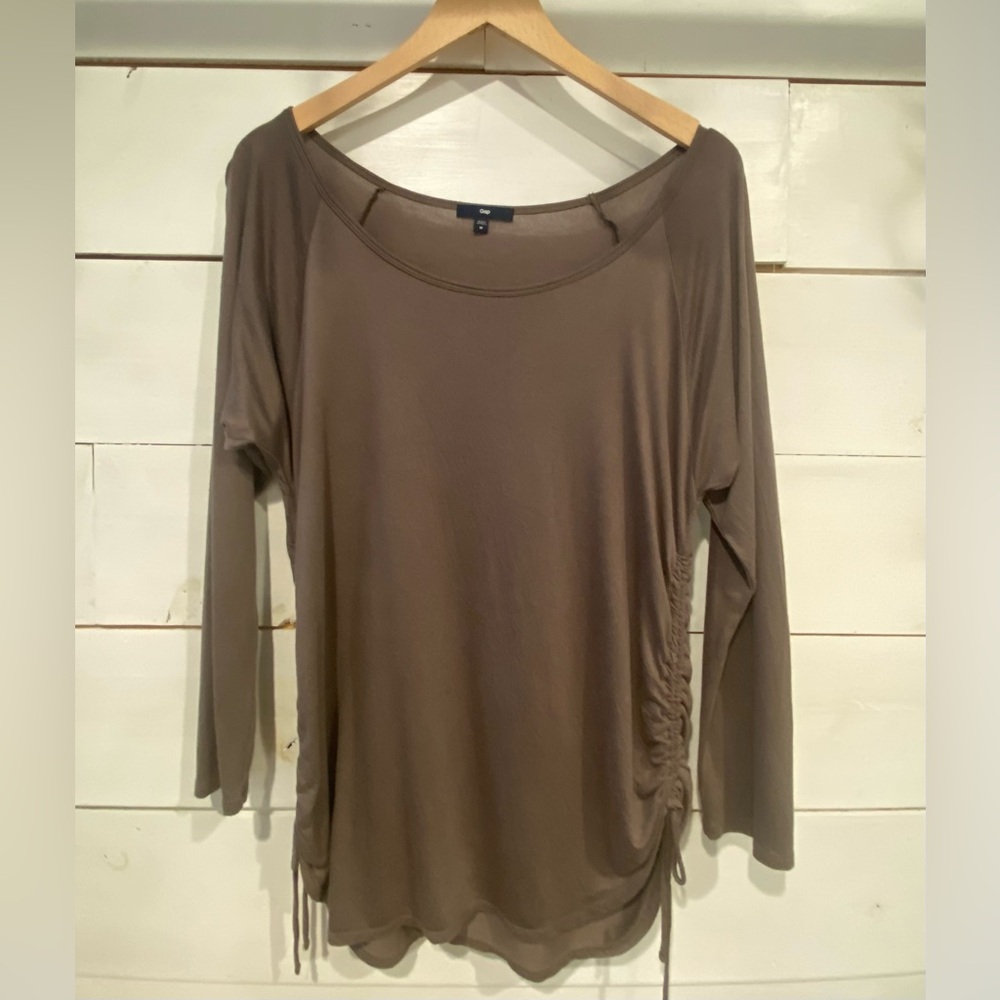 GAP Women's Long Sleeve Top in Taupe
